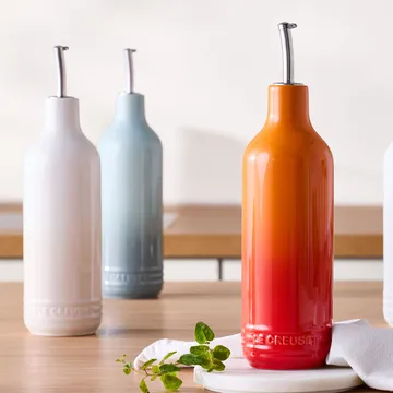 Butelka na olej z kamionki Signature, 0,6 L - Meringue - Le Creuset