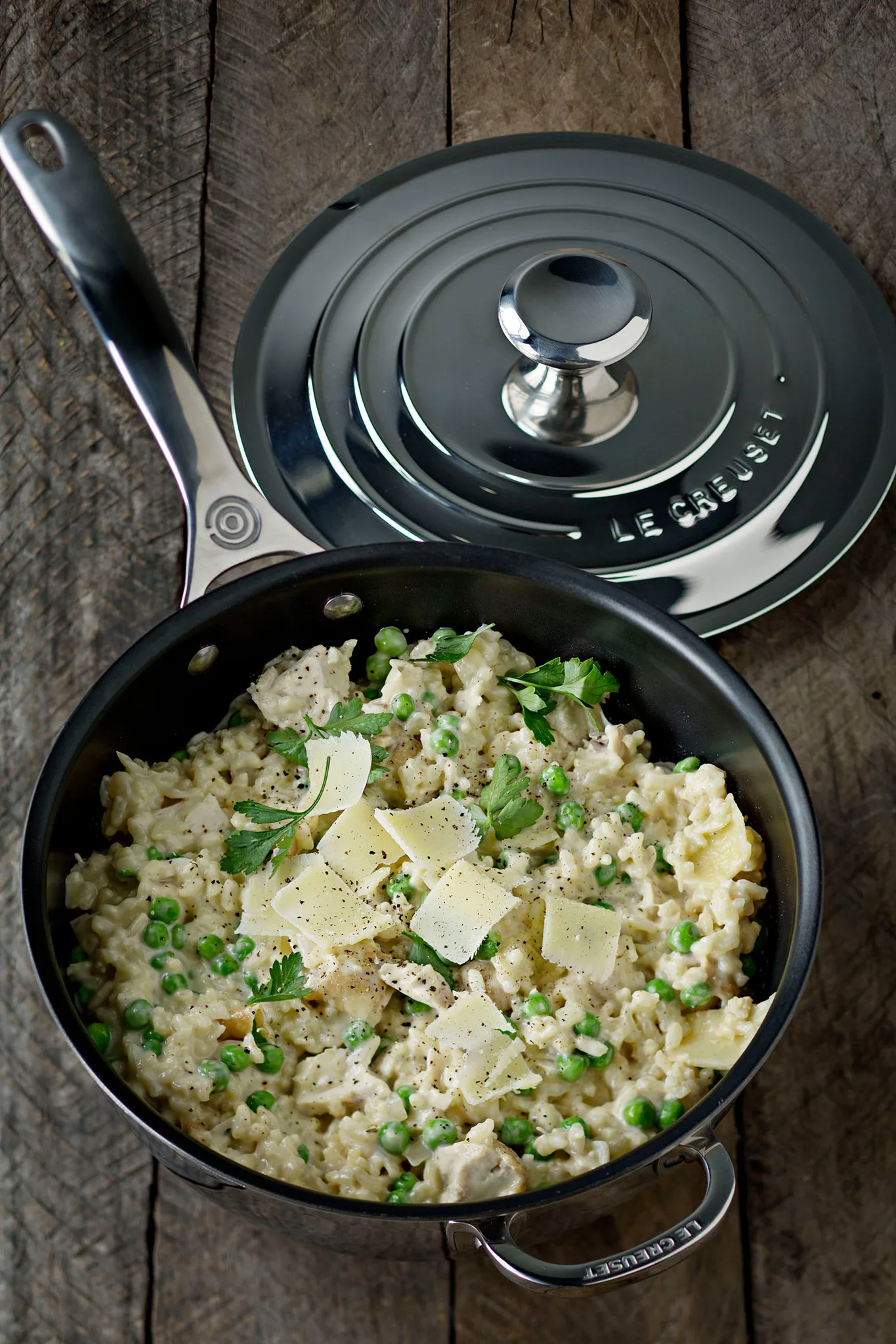 Garnek do sosów non-stick Signature 3-Ply z pokrywą, 3,3 l Le Creuset