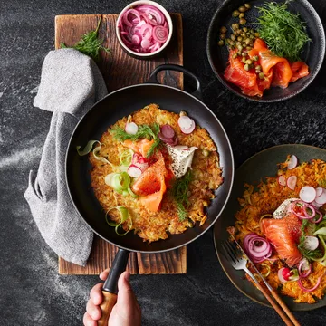 Le Creuset Signature patelnia do smażenia z drewnianym uchwytem 28 cm - Bleu Riviera - Le Creuset