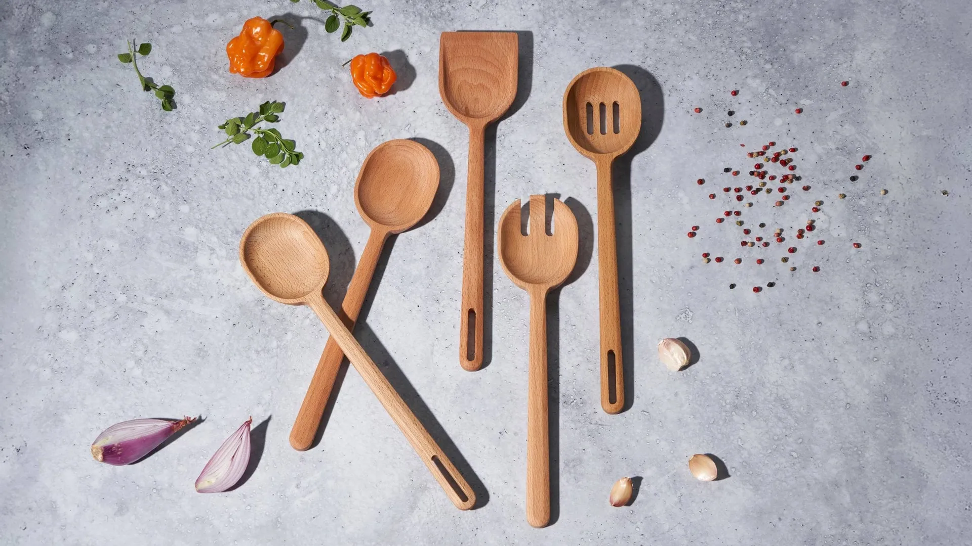 Le Creuset Signature łyżka cedzakowa, Buk, 32 cm Le Creuset