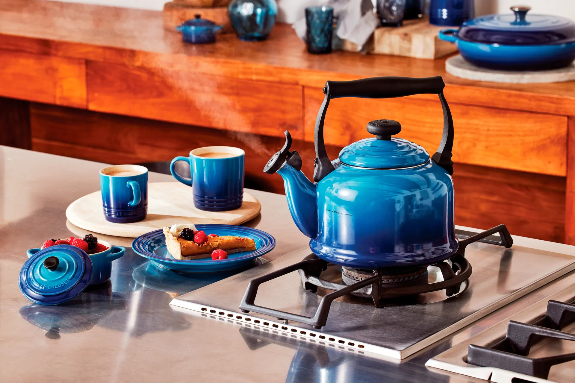 Le Creuset Traditionell czajnik z gwizdkiem 2,1 L, Azure blue Le Creuset