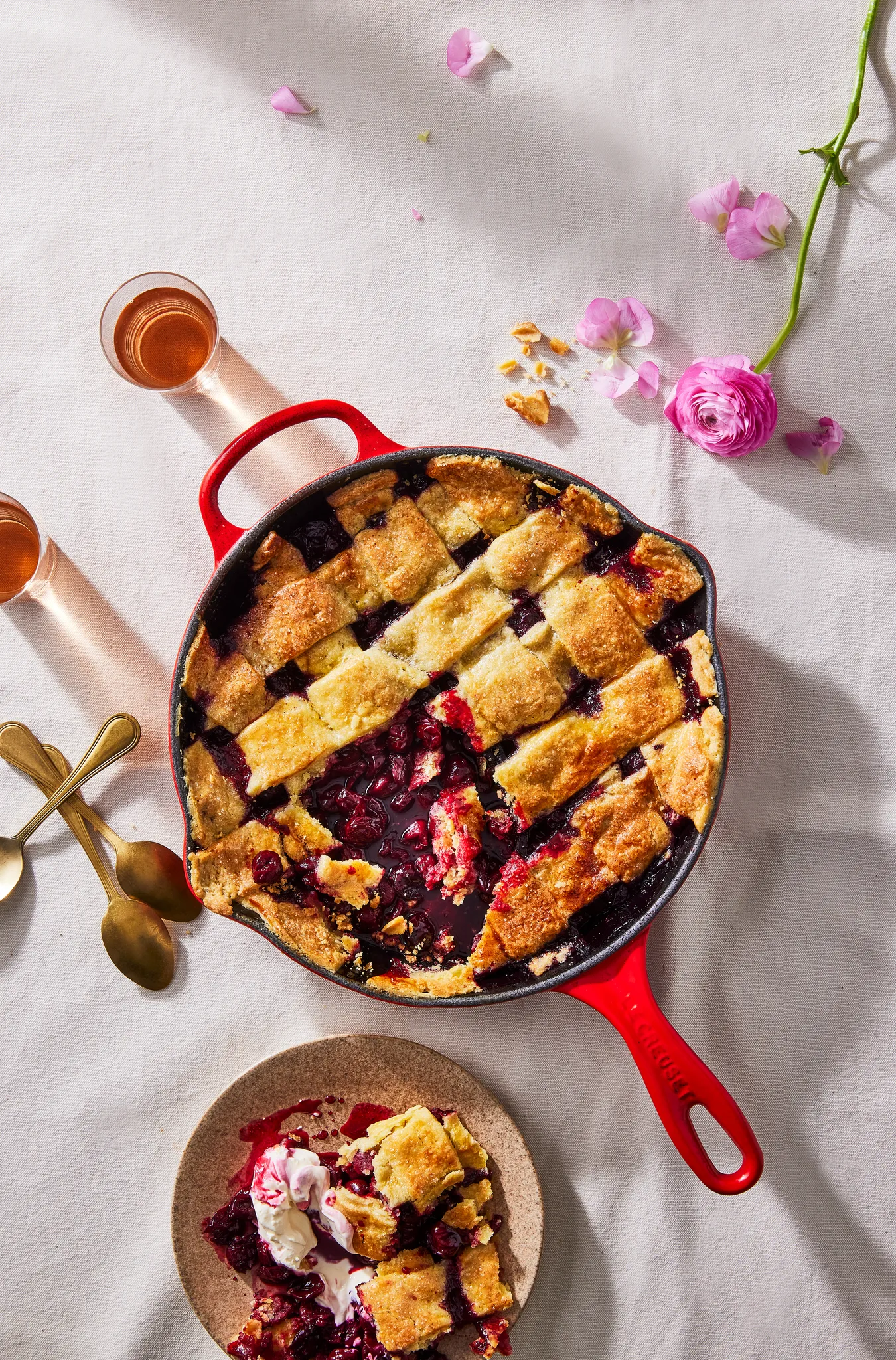 Patelnia Le Creuset Signature Ø26 cm, Cerise Le Creuset