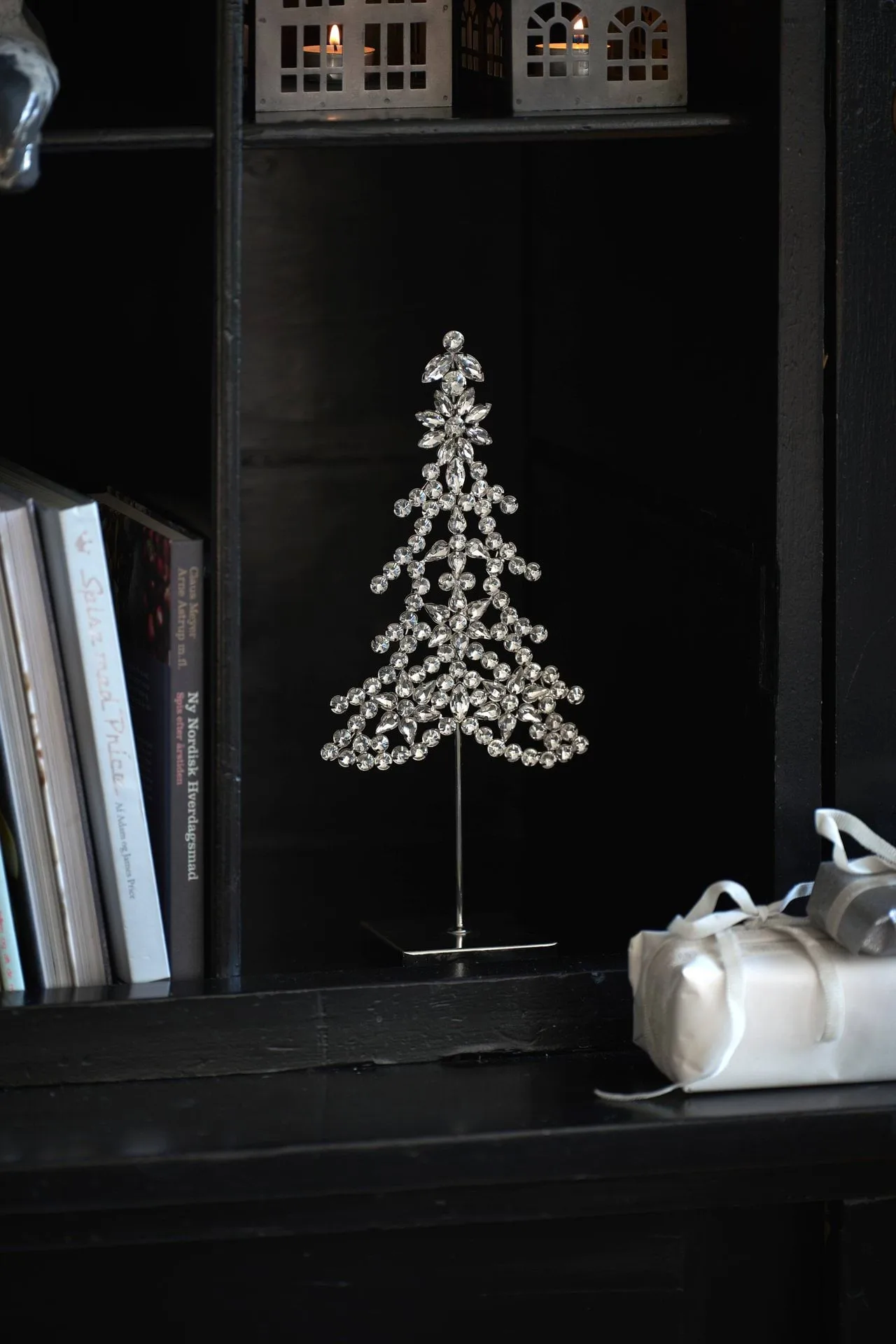 Figurka dekoracyjna Ada tree, Srebrny, 14x8x32 cm Lene Bjerre