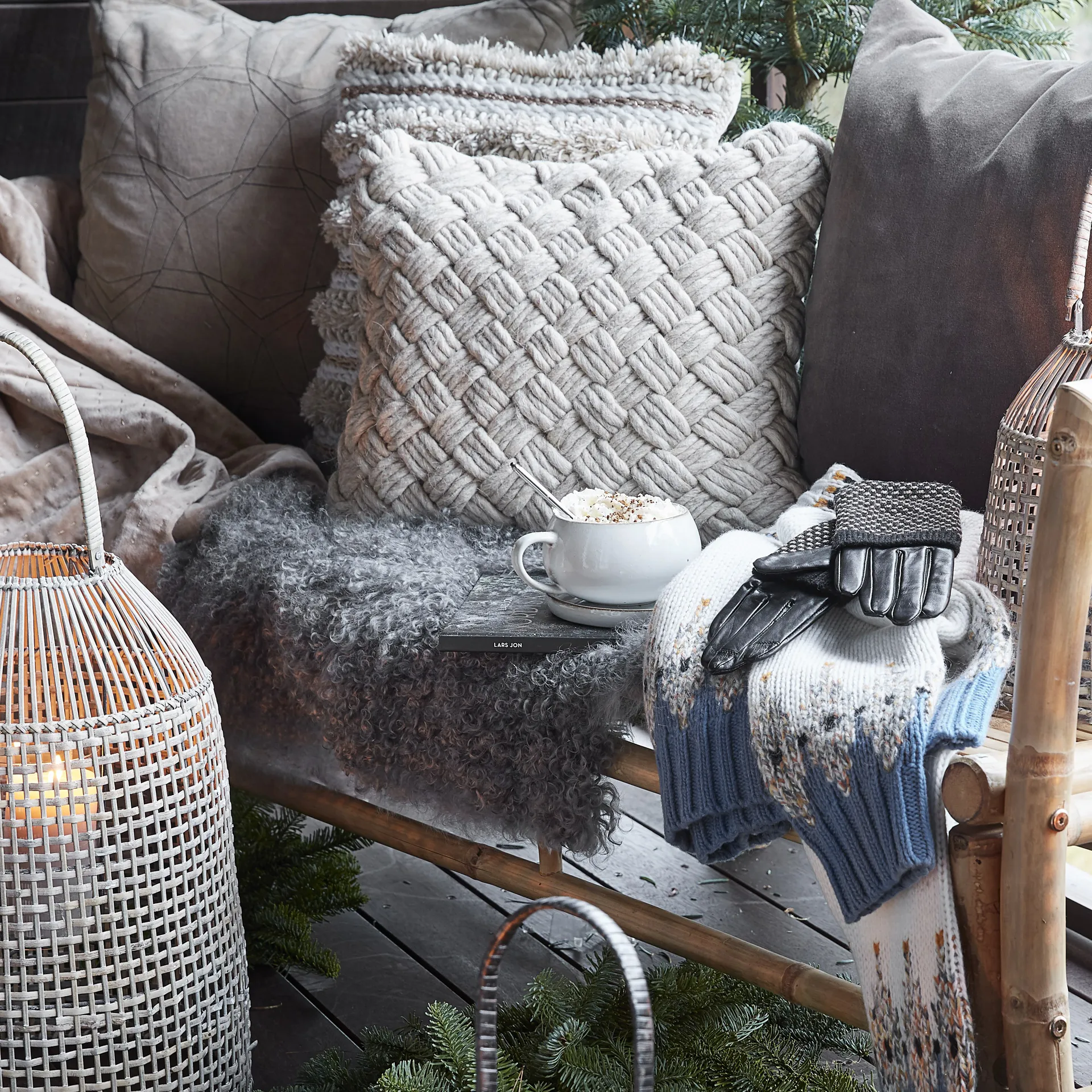 Filiżanka ze spodkiem Amera, Białe piaski Lene Bjerre