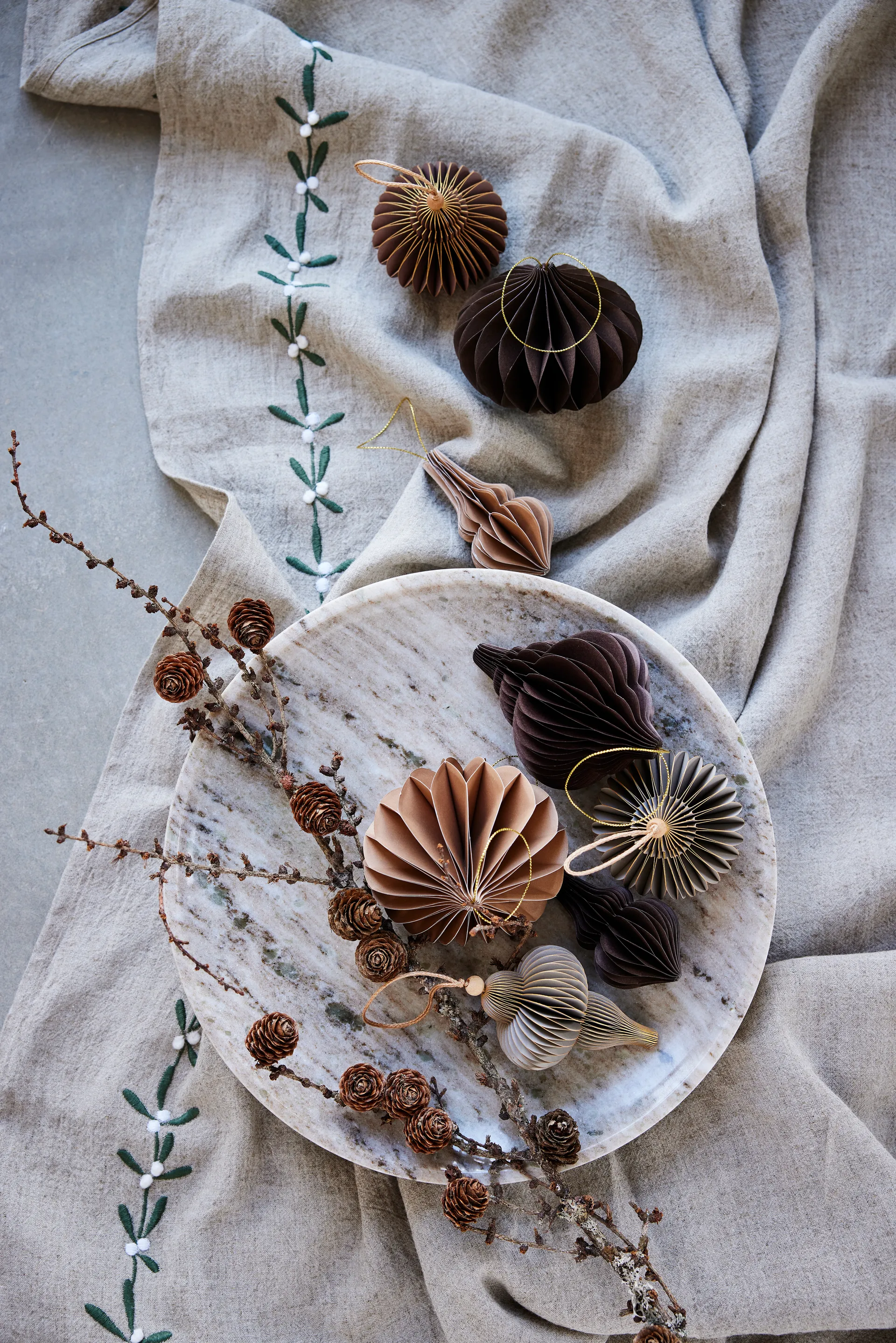 Zawieszka dekoracyjna Paline 10 cm, Light grey-silver Lene Bjerre