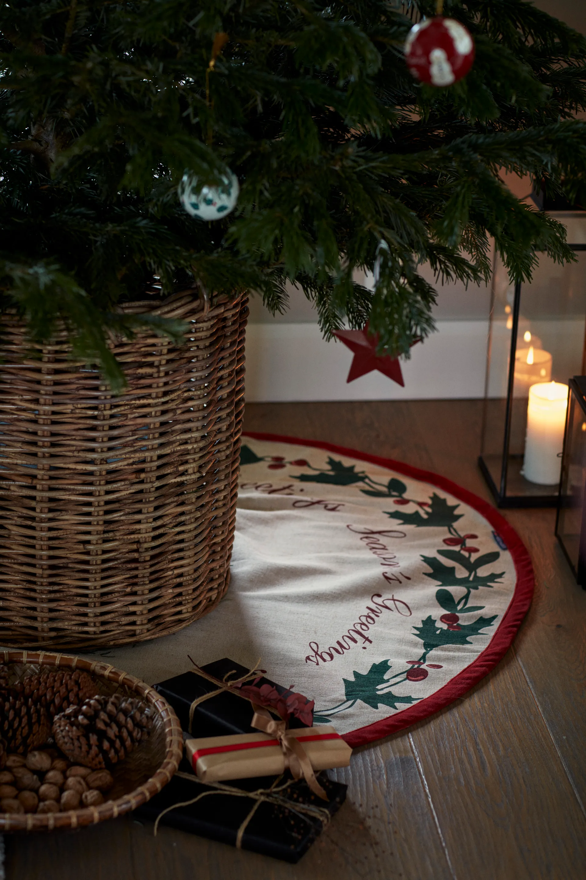 Dywanik pod choinkę Jute Cotton Christmas Tree Ø110 cm, Beżowy Lexington