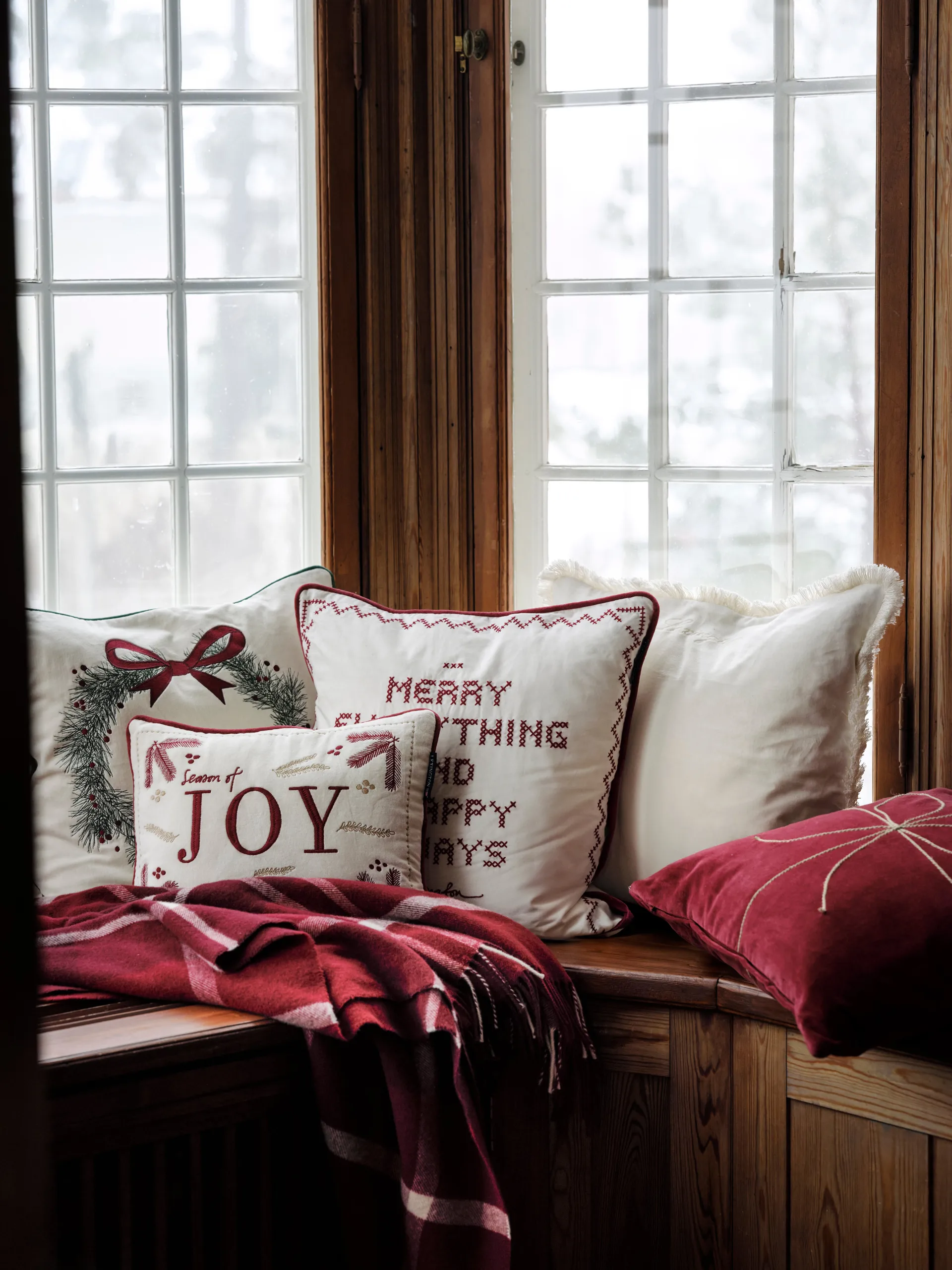 Poduszka Joy Organic Cotton Velvet 30x40 cm, Biało-czerwona Lexington