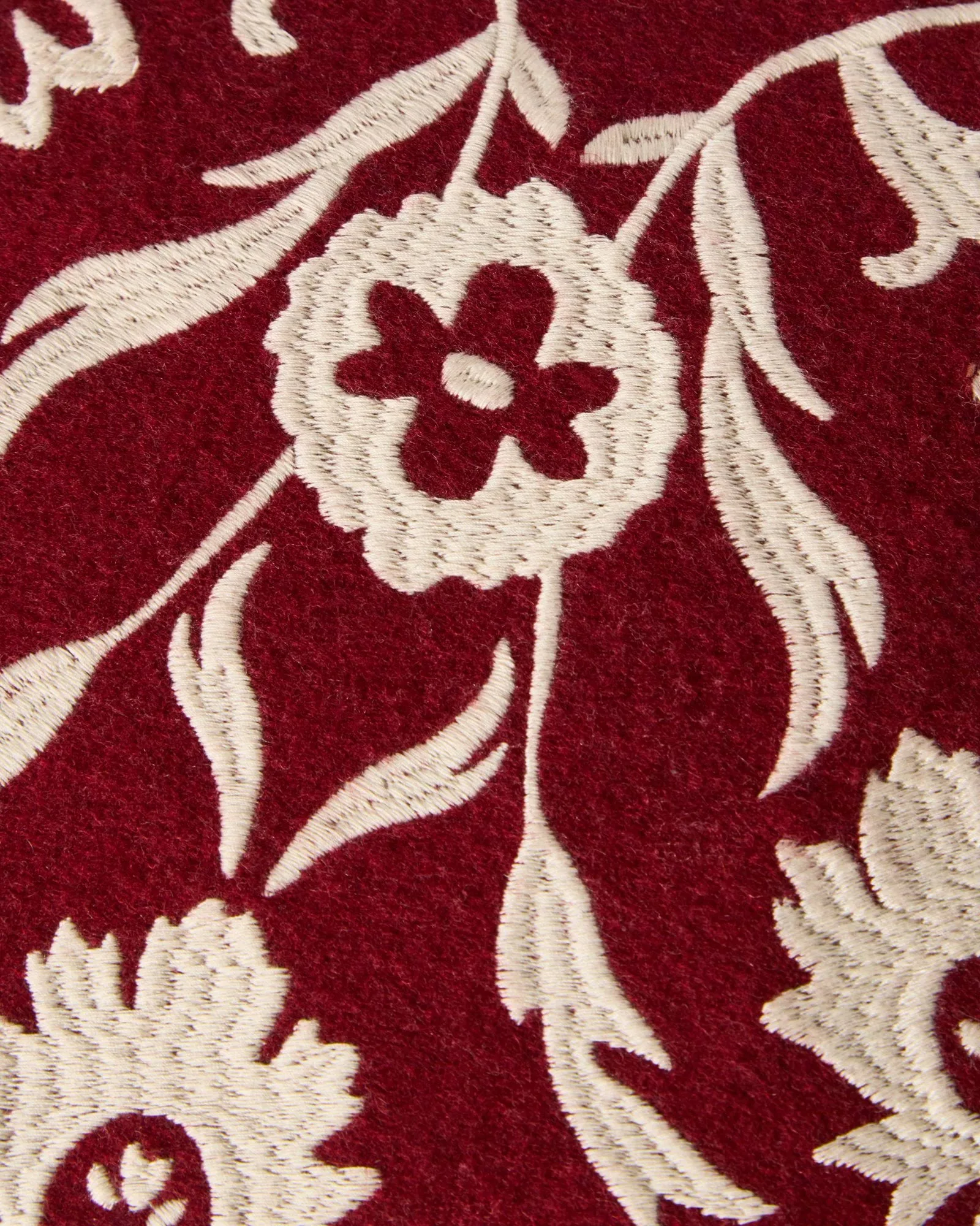 Poszewka na poduszkę Flower Embroidered Wool Mix, 50x50 cm, Red-Light beige Lexington