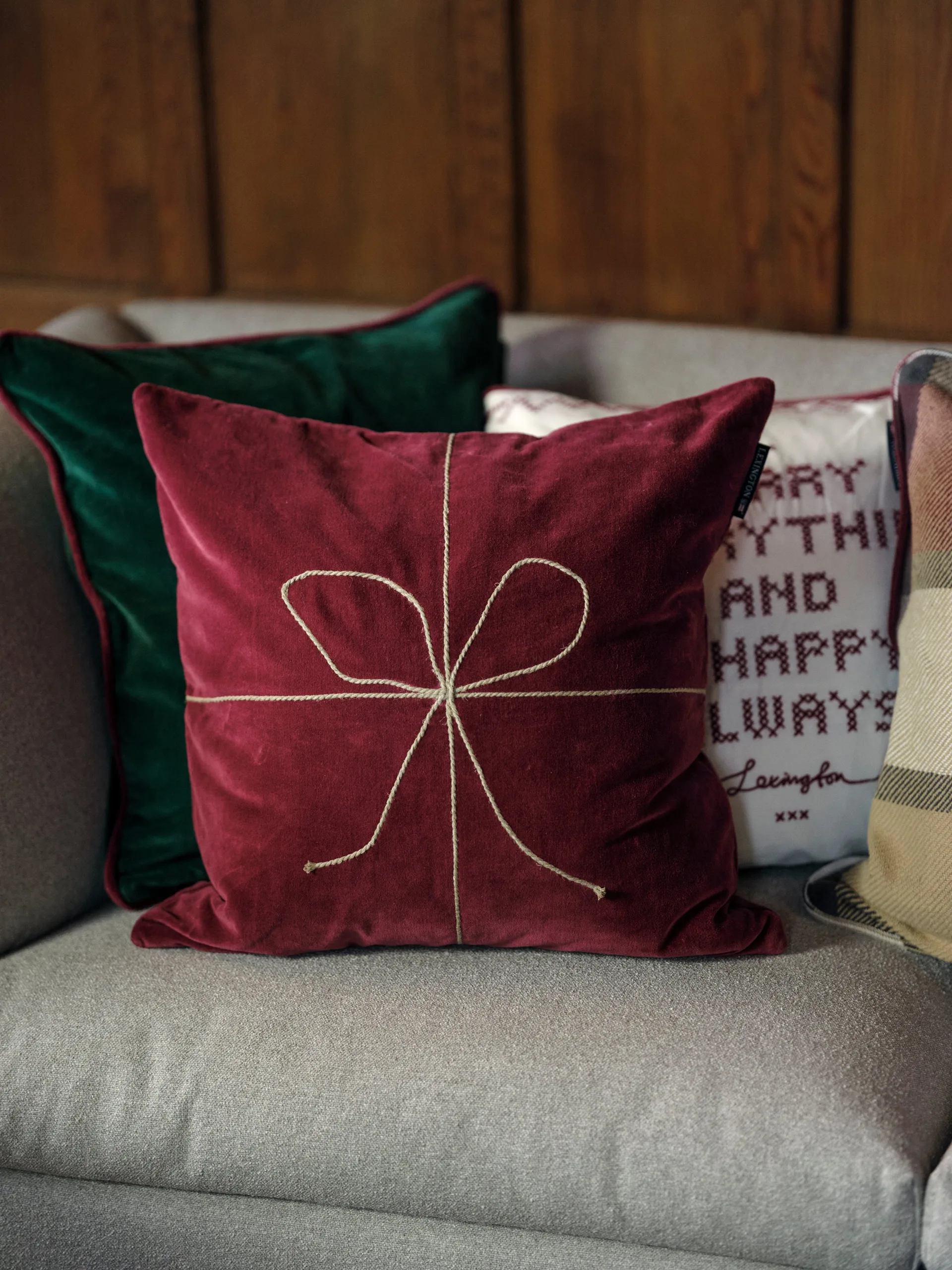 Poszewka na poduszkę The Merrier Velvet 50x50 cm, Zielona Lexington