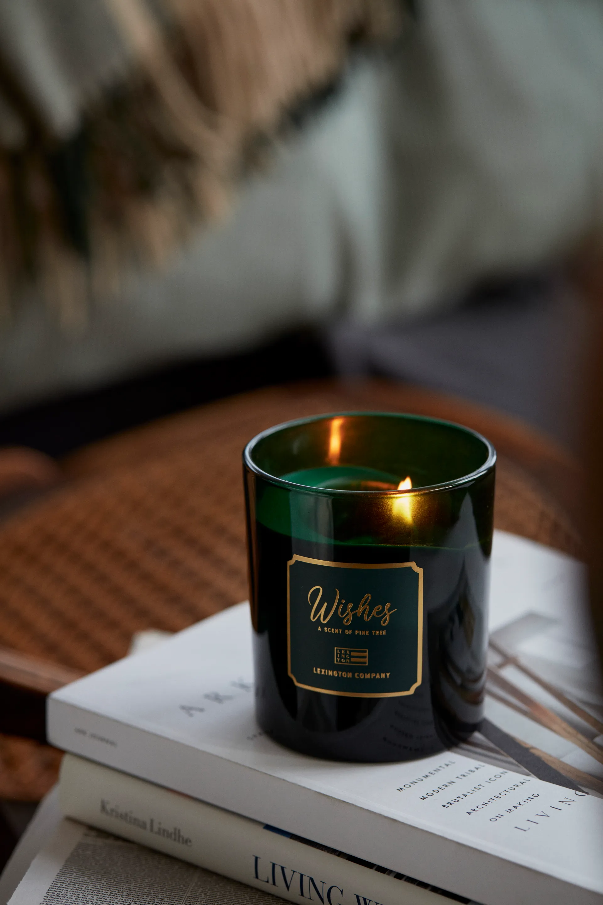 Świeca zapachowa Scented Candle Wishes, 45 godzin Lexington