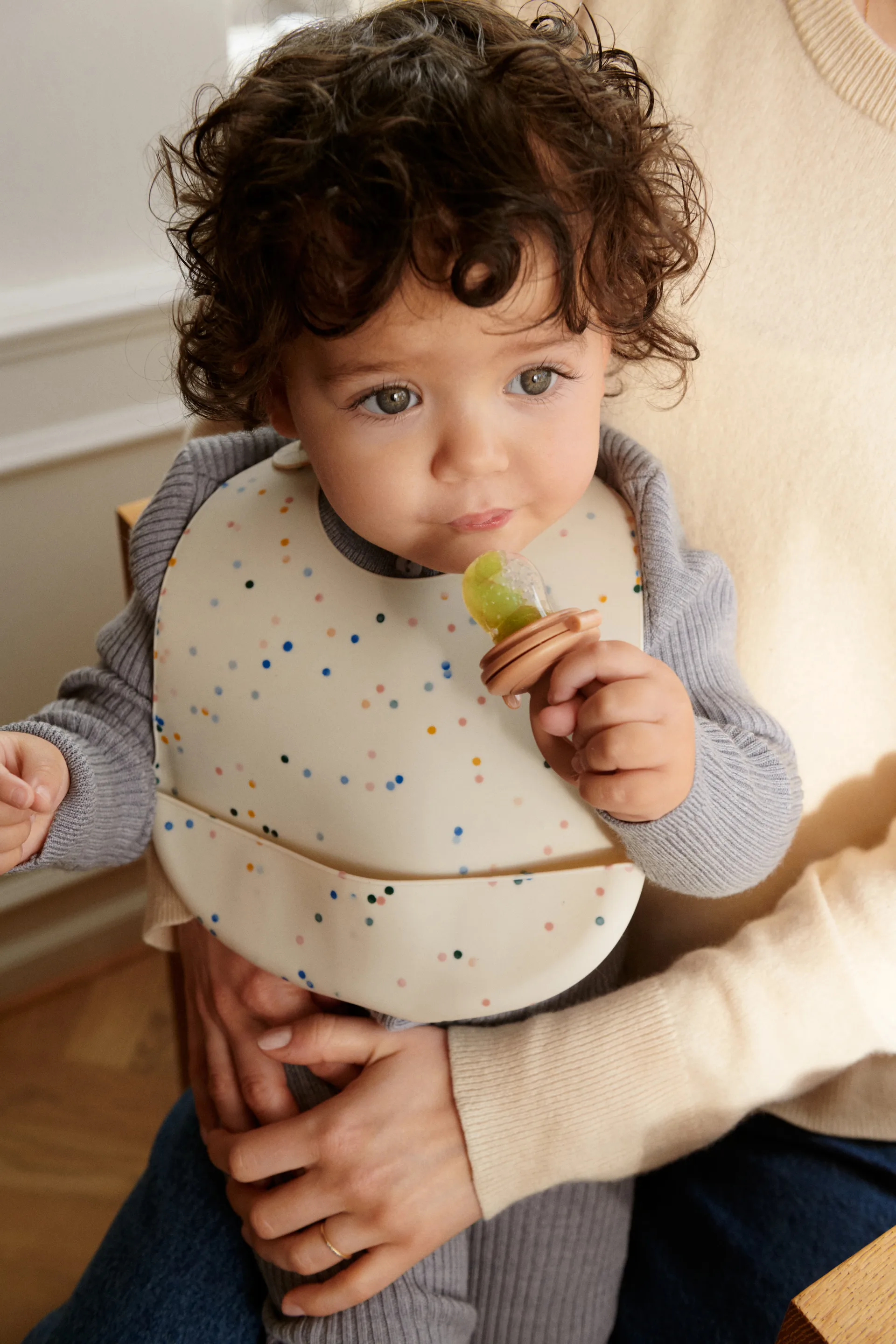 Gryzak do podawania owoców Miranda 2 części, Tuscany rose-Apple blossom Liewood