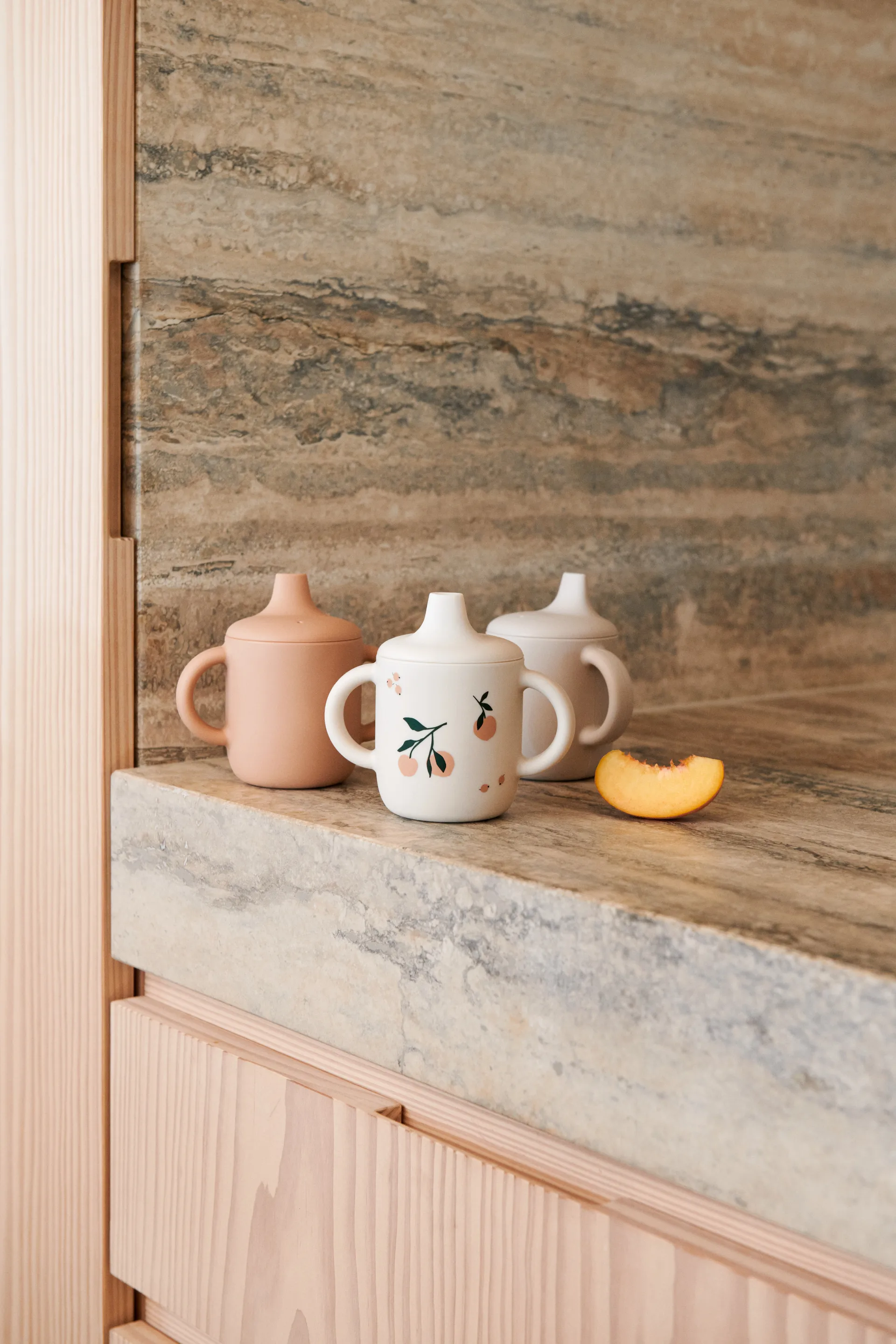 Kubek niekapek Neil 150 ml, Peach-Sea shell mix Liewood