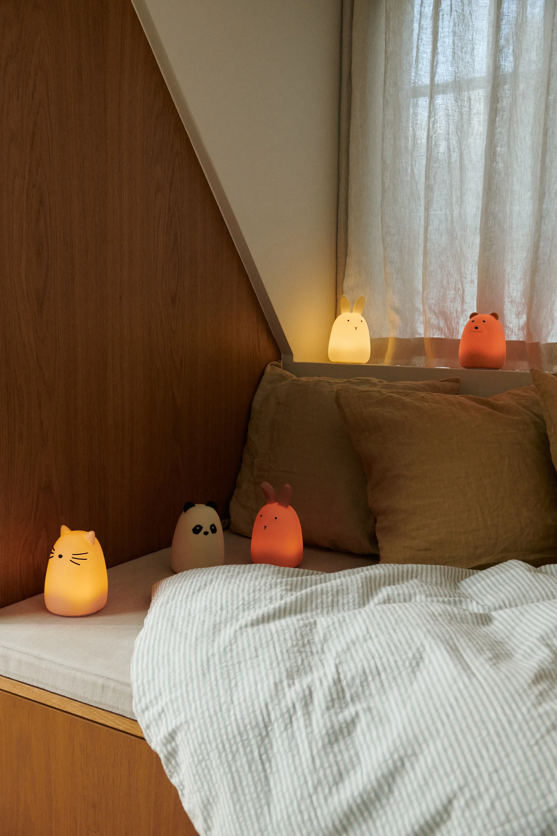 Lampka nocna Winston - królik, Rabbit dark rose Liewood