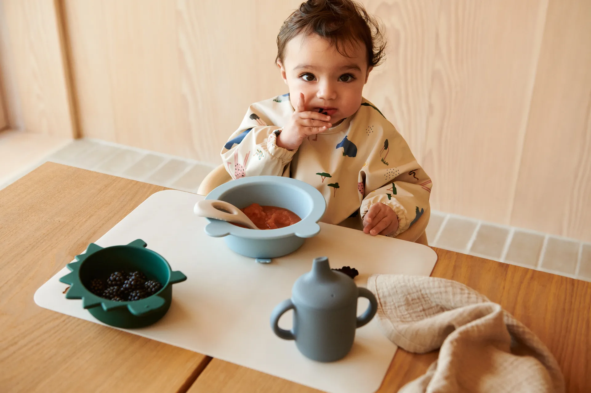 Miska silikonowa Iggy 4 części., Dino blue multi mix Liewood