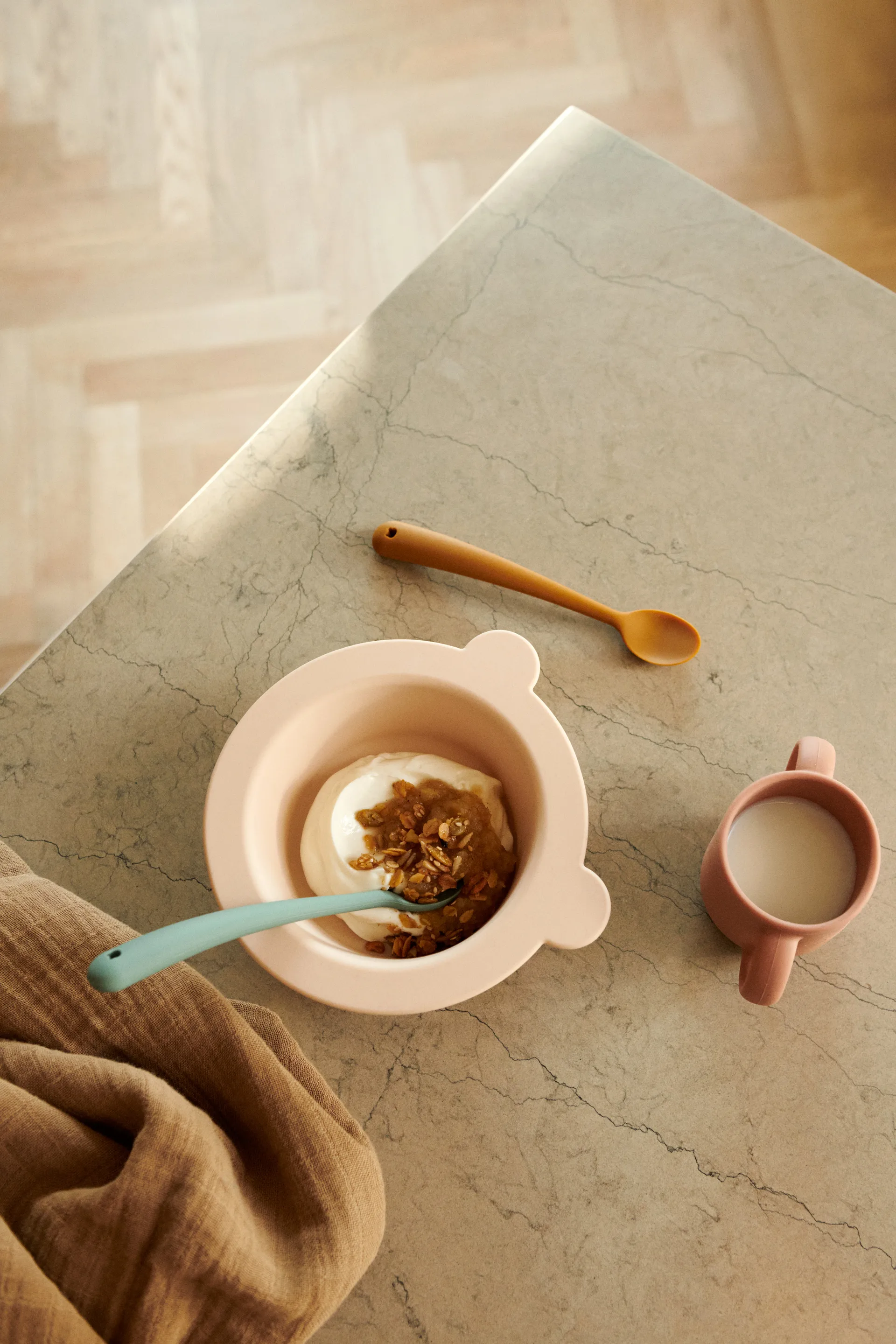 Miska z przyssawką Peony Ø16 cm 2 części, Mustard-tuscany rose mix Liewood