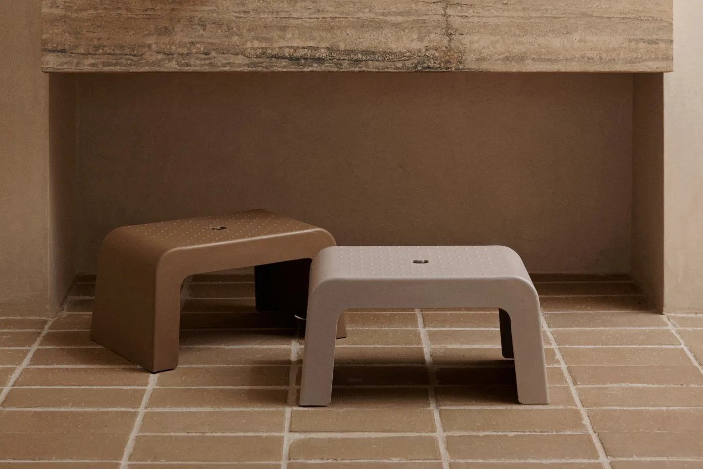 Stołek Ulla, Sandy Liewood