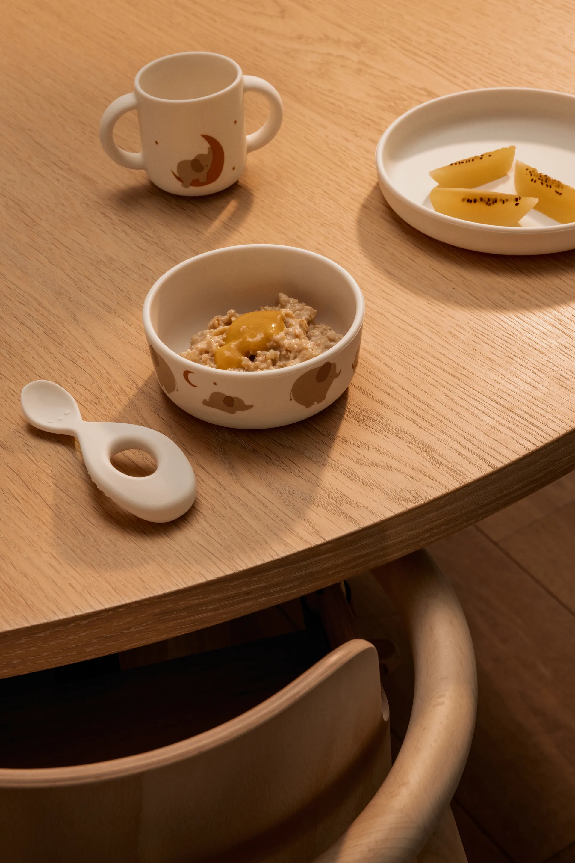 Zestaw naczyń z nadrukiem Vivi, 4 części, Elephant-Creme de la creme Liewood