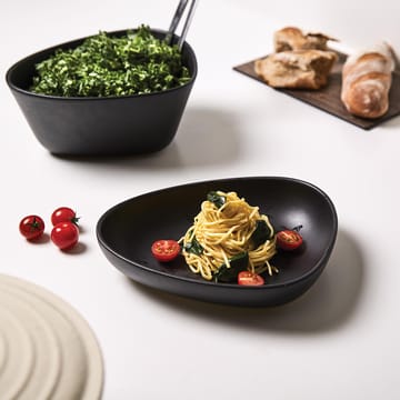 Curve Stoneware talerz głęboki 19x22 cm - Black - LIND DNA