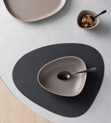 Curve Stoneware talerz głęboki 19x22 cm - Ciepła szarość - LIND DNA