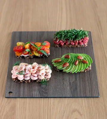 Cut & Serve kwadratowa deska do krojenia L - Orzech włoski - LIND DNA