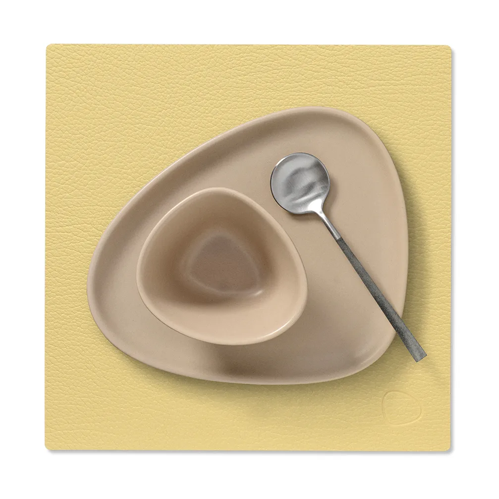 Mata stołowa Hippo square S, Złoto LIND DNA