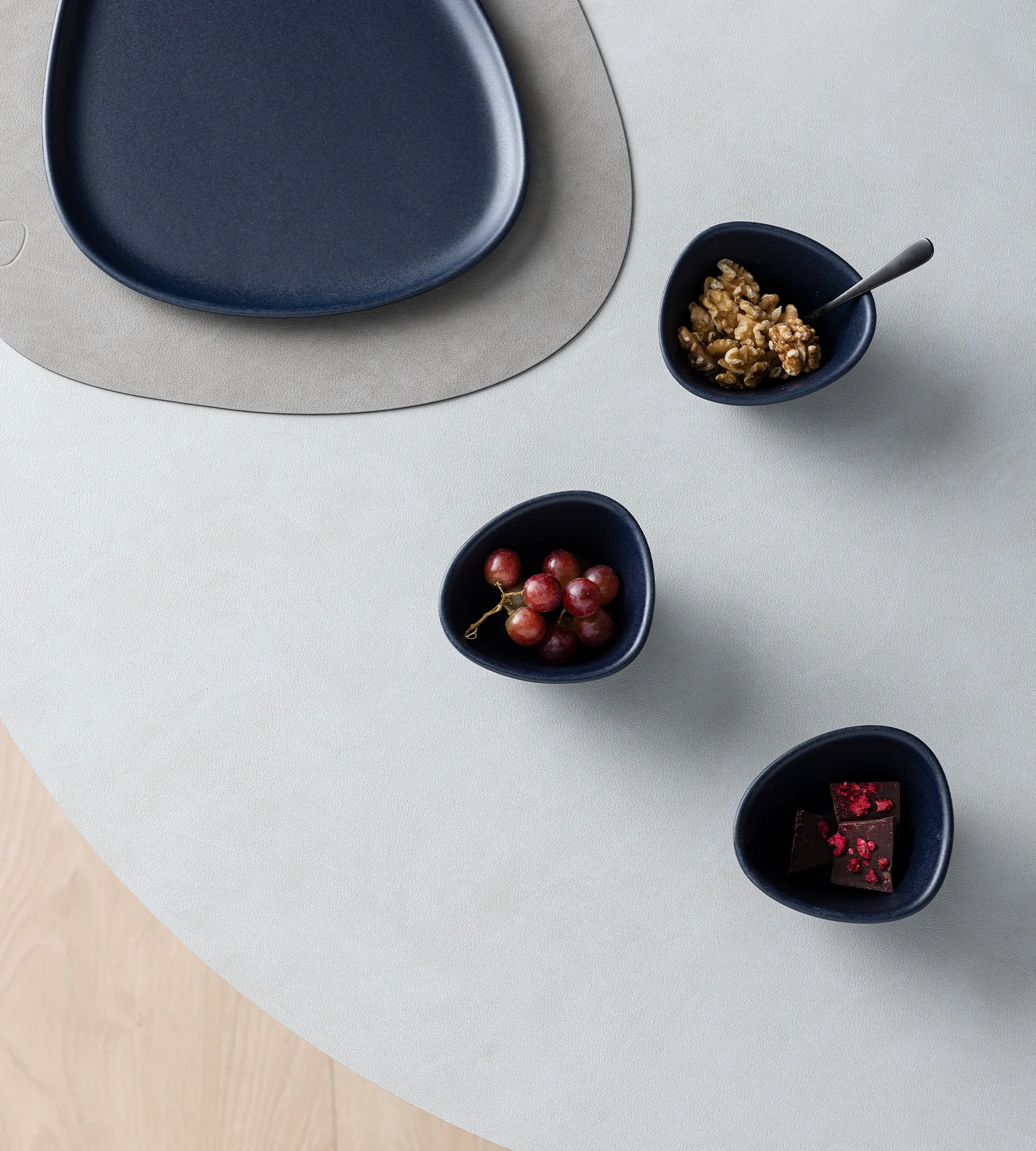 Miska Curve Stoneware S 10x11 cm, Navy blue LIND DNA