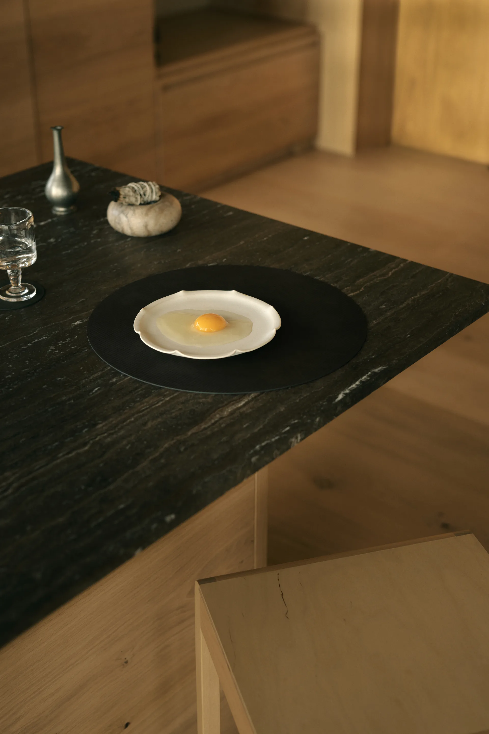 Podkładka na stół Corduroy, Black ink, circle, L LIND DNA