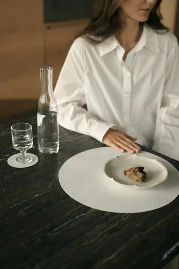 Podkładka na stół Corduroy - Pure white, circle, L - LIND DNA