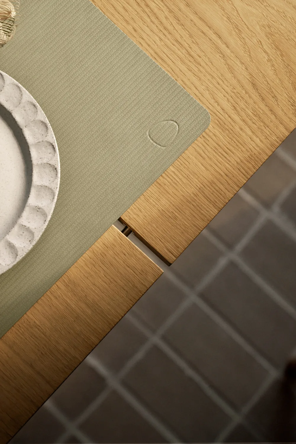 Podkładka na stół Corduroy square L, Herbal Dust LIND DNA