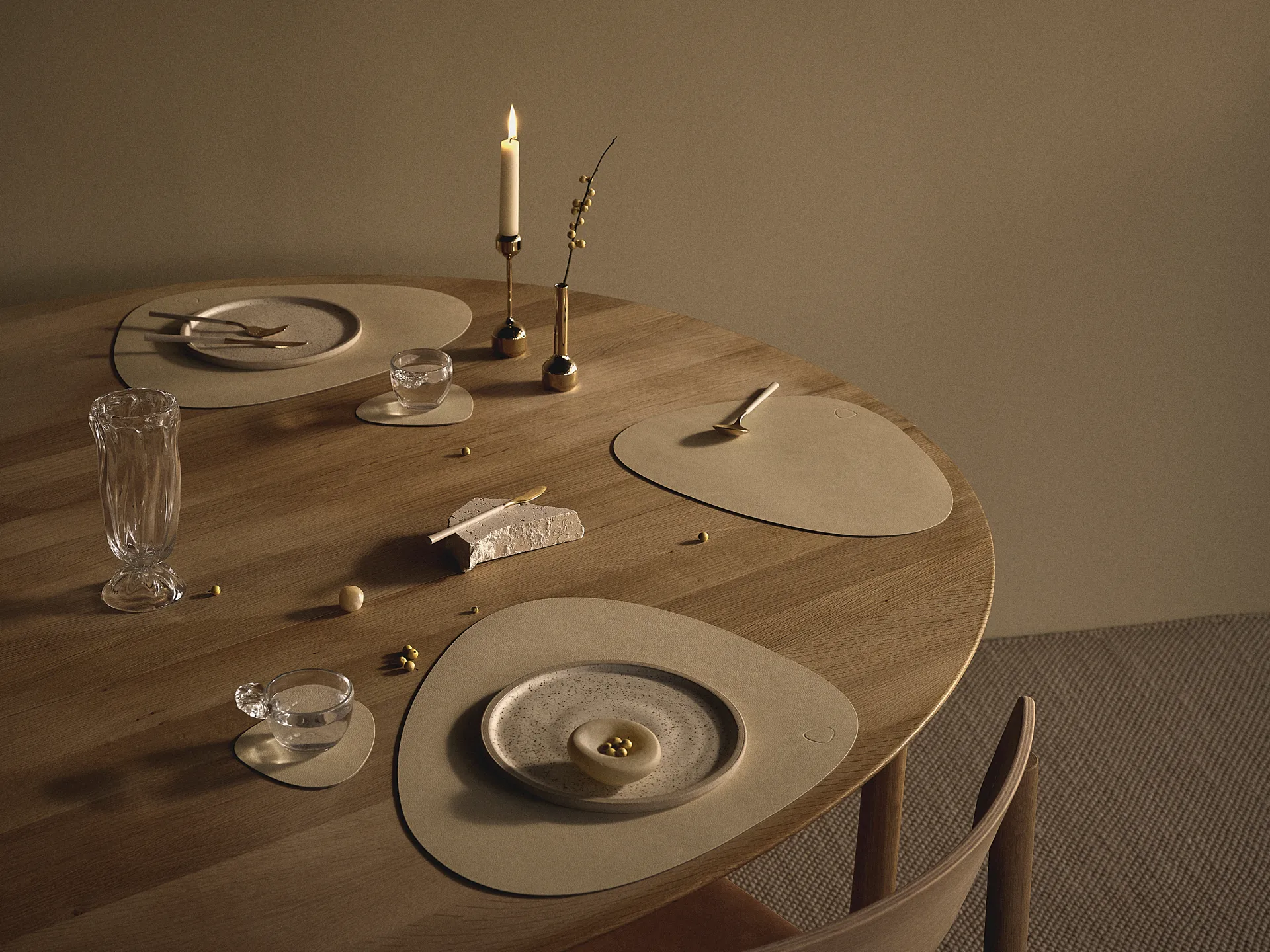 Podkładka na stół Nupo Curve L, Vanilla LIND DNA