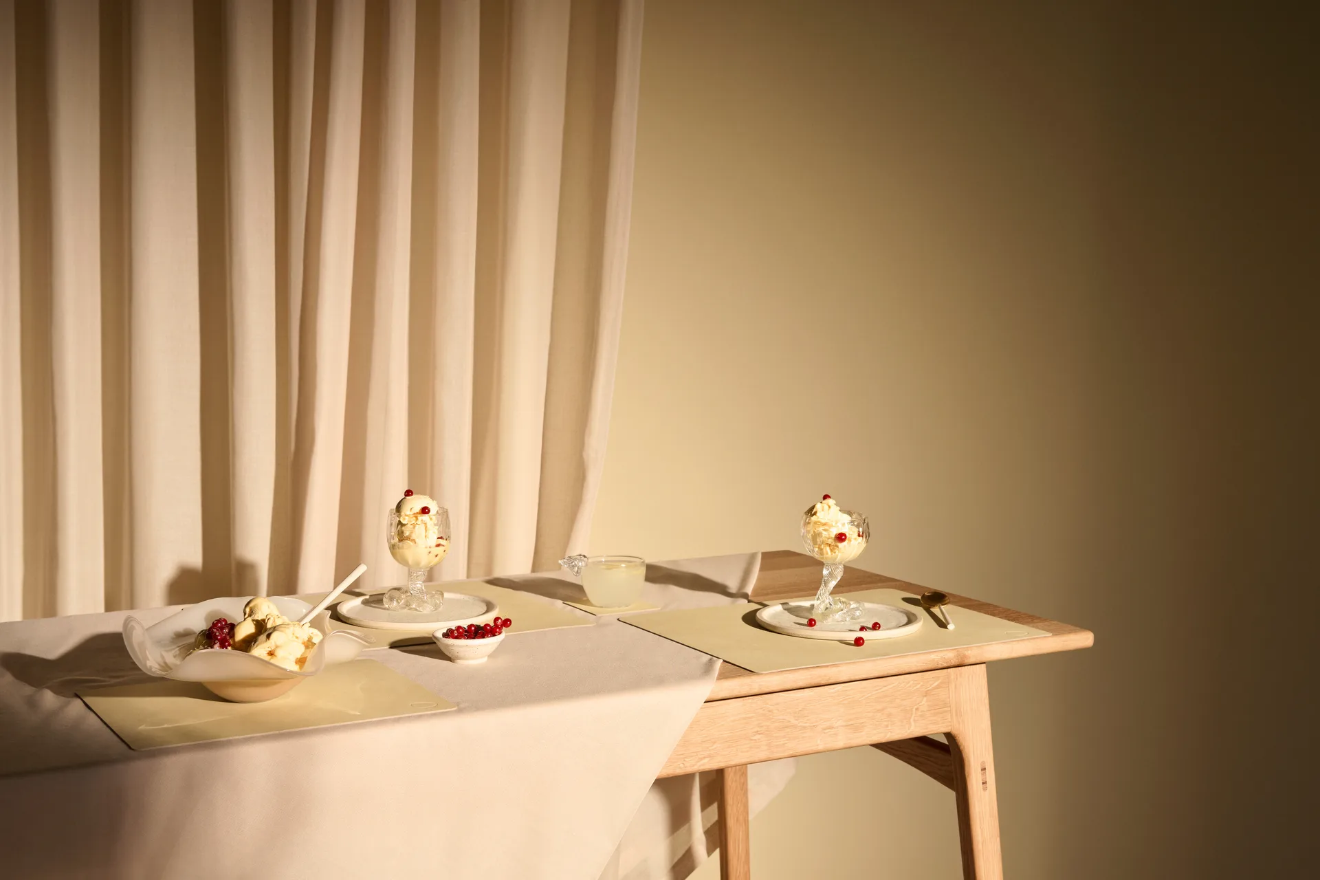 Podkładka na stół Nupo Square L, Lemon sorbet LIND DNA