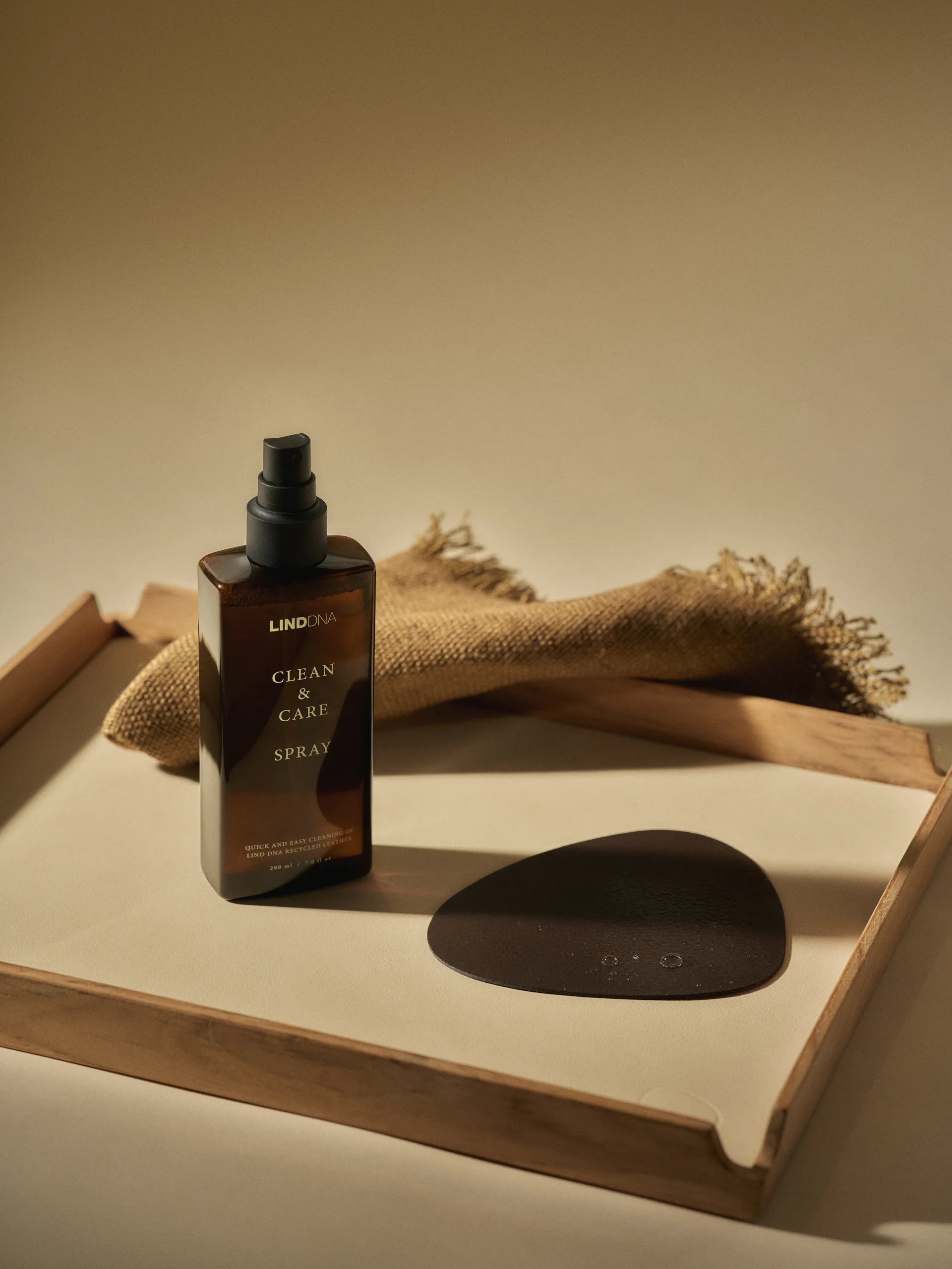 Środek do czyszczenia skóry Clean & Care, 200 ml LIND DNA