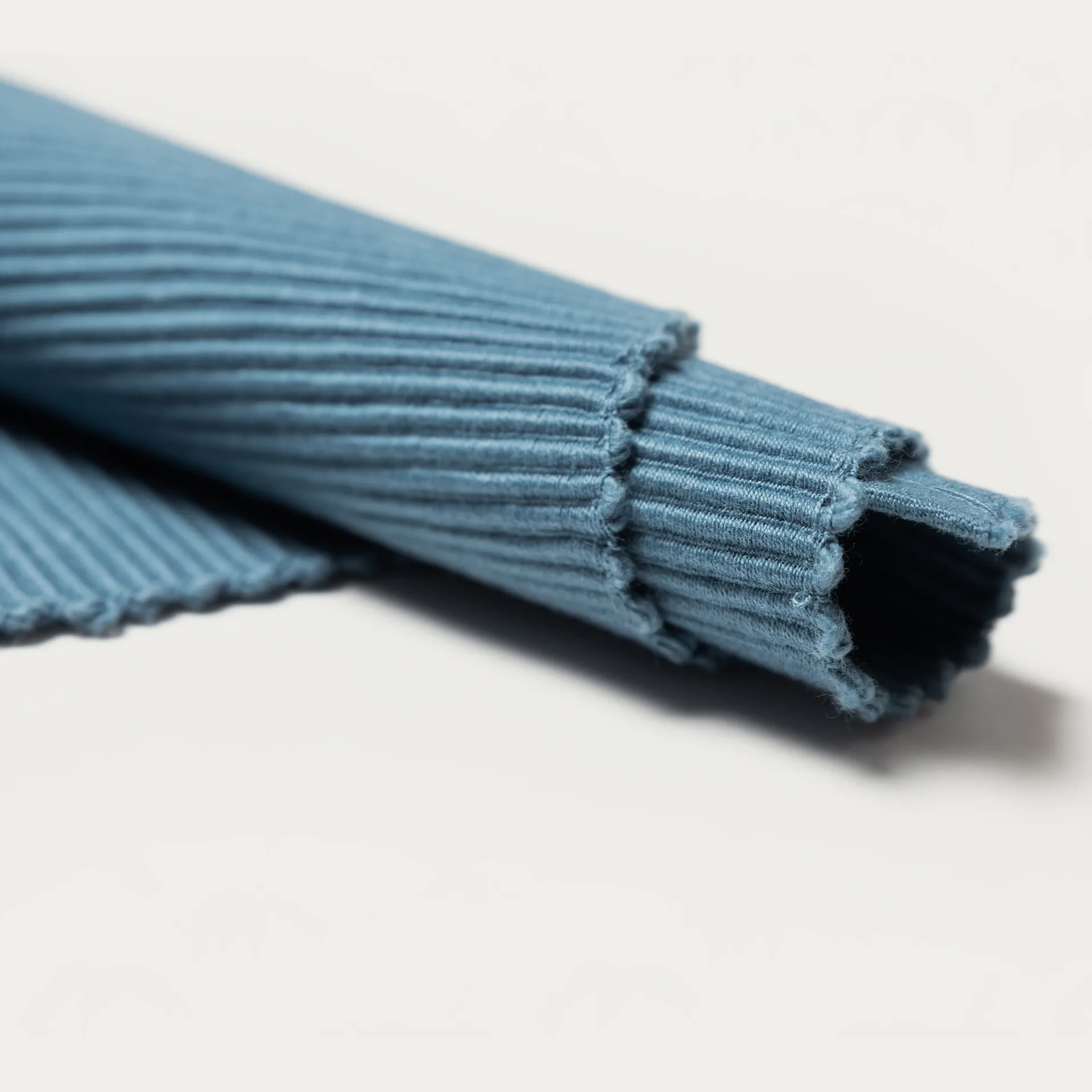 Uni bieżnik stołowy 45x150 cm, Głęboki morski błękit Linum