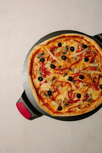 Kamień do pizzy z silikonowymi uchwytami - Ø38 cm - Lodge