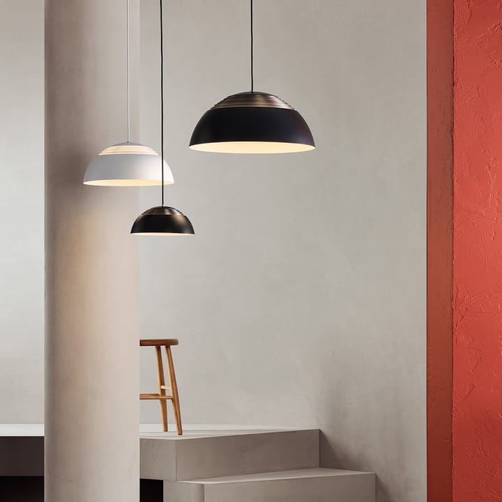 AJ Royal lampa wisząca Ø50 cm, Czarny Louis Poulsen