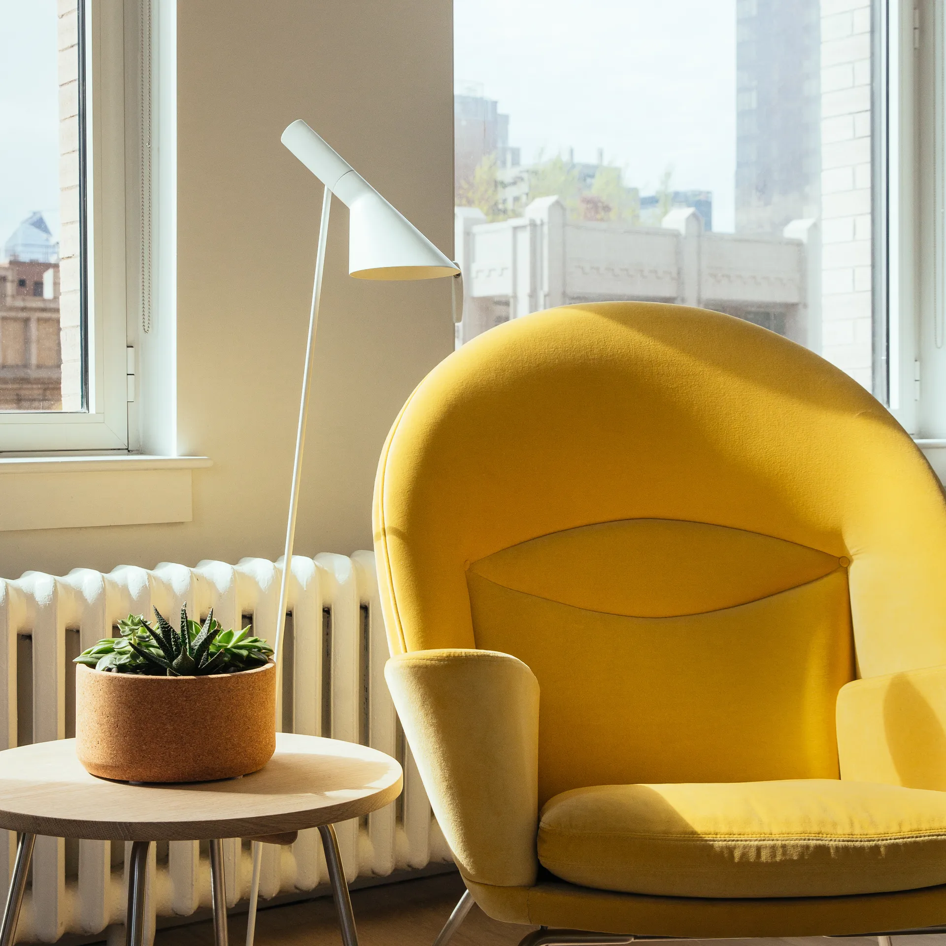 Lampa podłogowa AJ, Biały Louis Poulsen