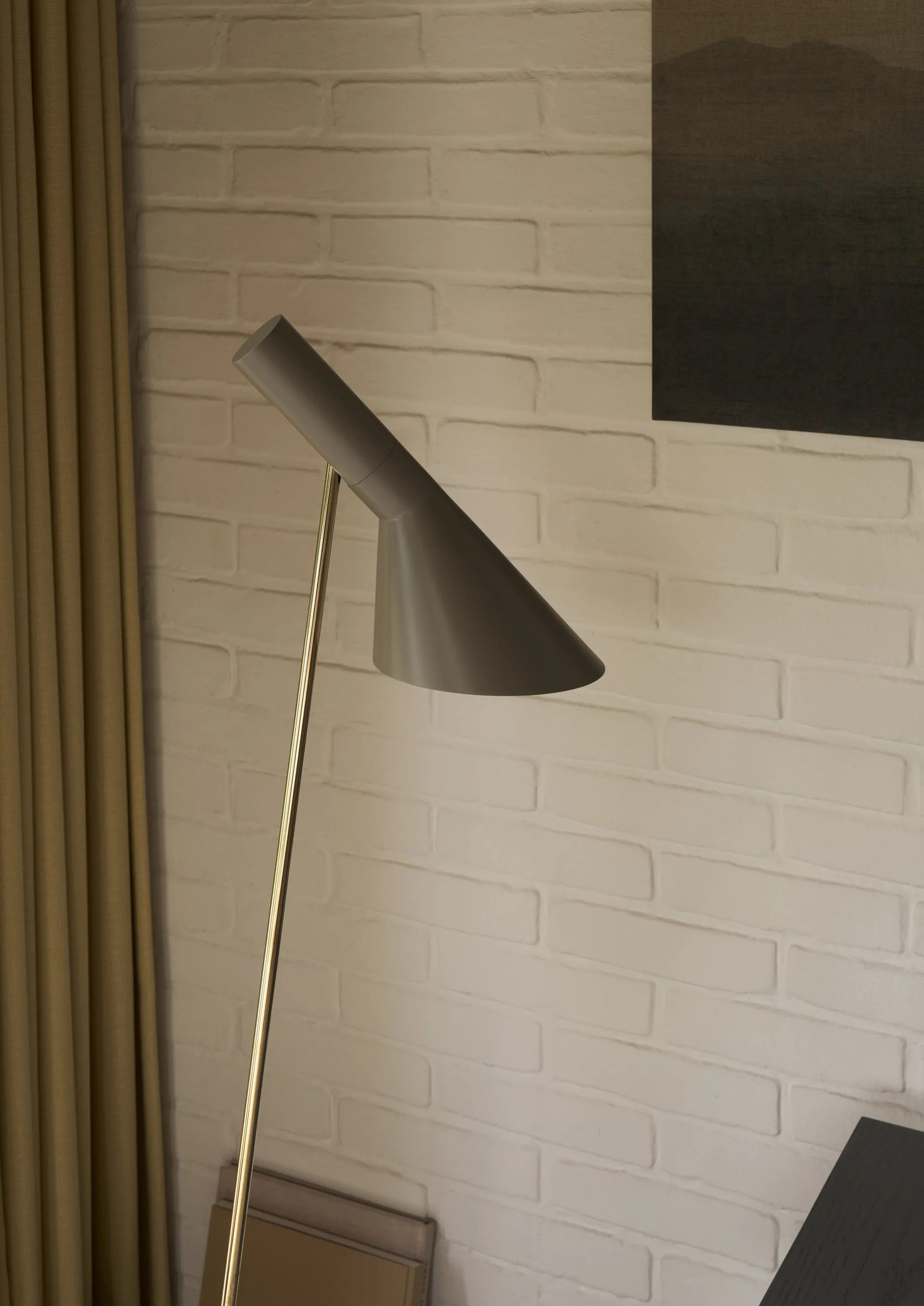 Lampa podłogowa AJ, Brass-warm grey Louis Poulsen