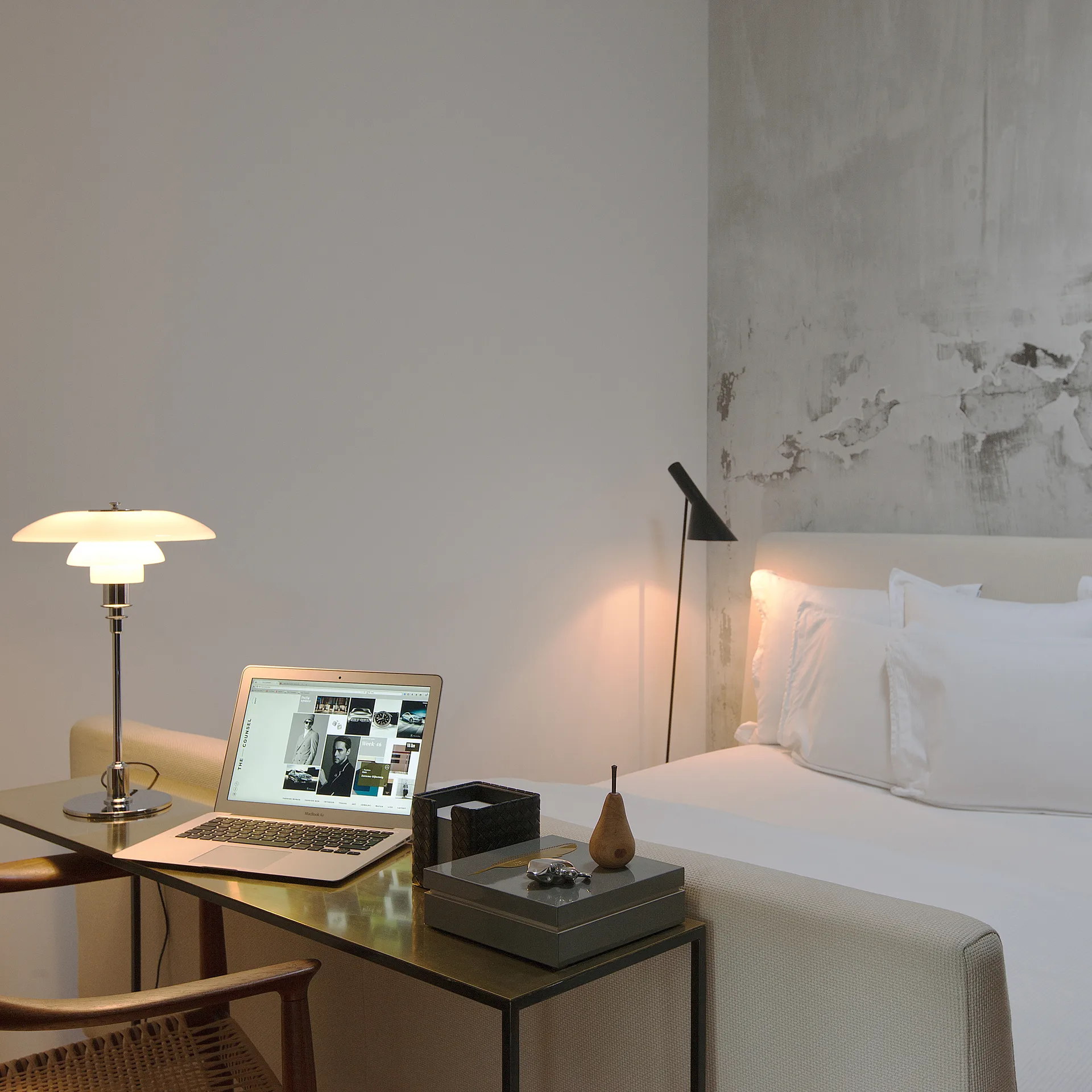 Lampa podłogowa AJ, Czarny Louis Poulsen