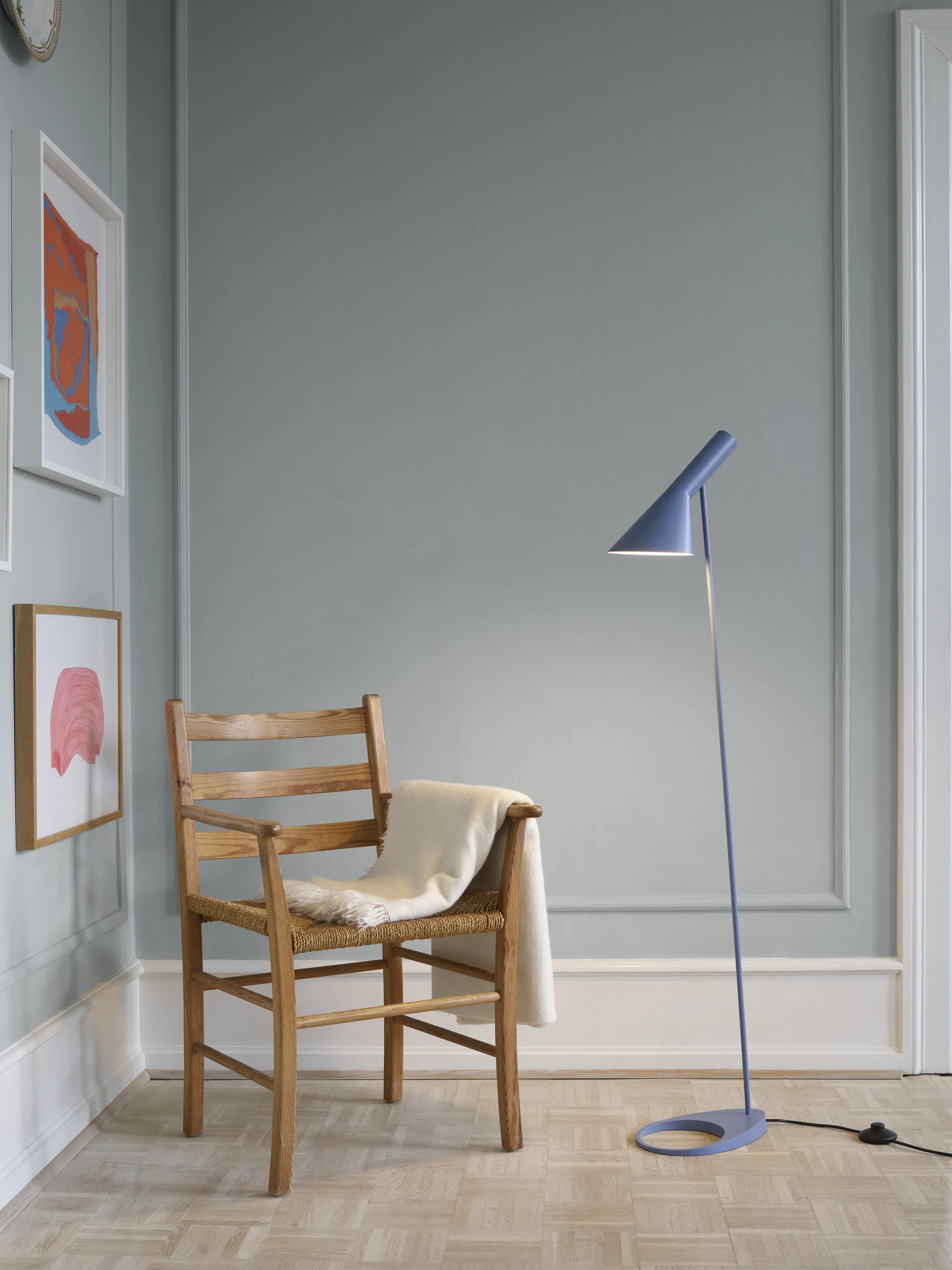 Lampa podłogowa AJ, Dusty blue Louis Poulsen