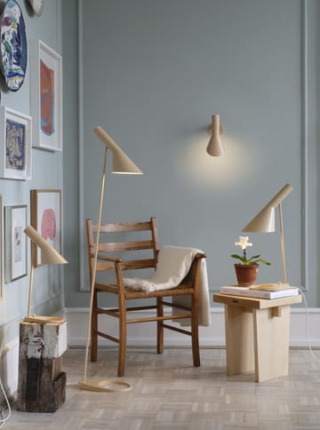 Lampa podłogowa AJ - Warm sand - Louis Poulsen