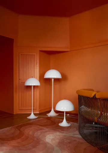 Lampa podłogowa Panthella 500 - V3, Opal white - Louis Poulsen