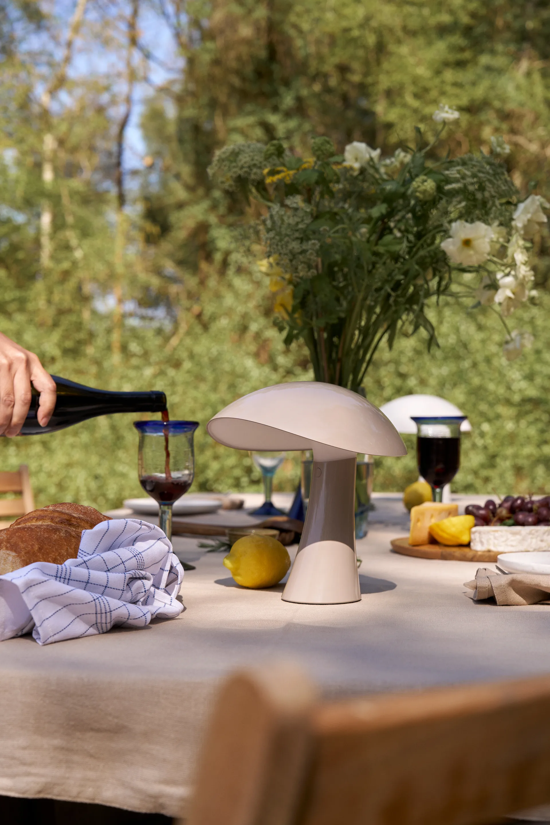 Lampa przenośna Rumee 220, Earth Grey Louis Poulsen