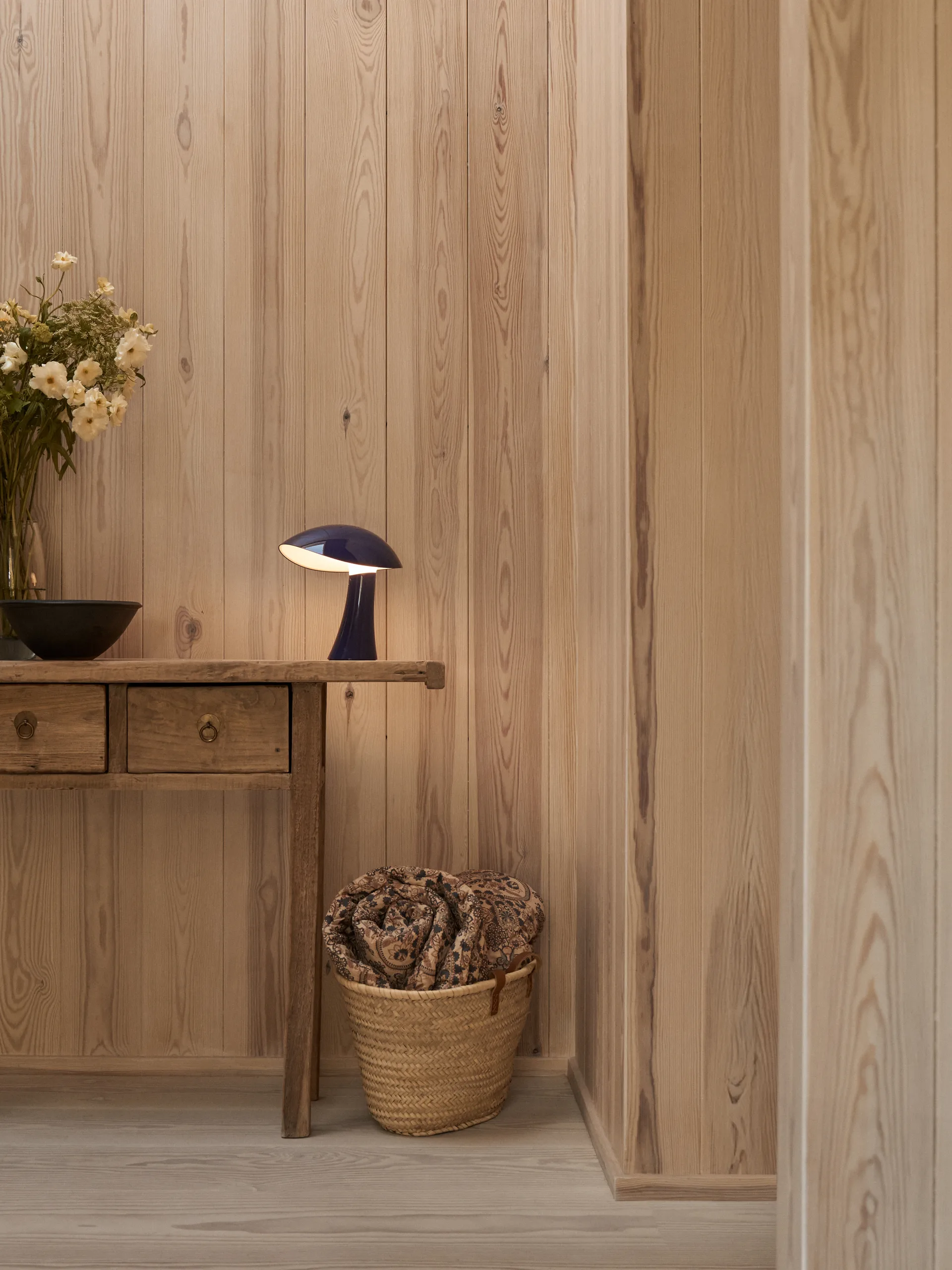 Lampa przenośna Rumee 220, Night Blue Louis Poulsen