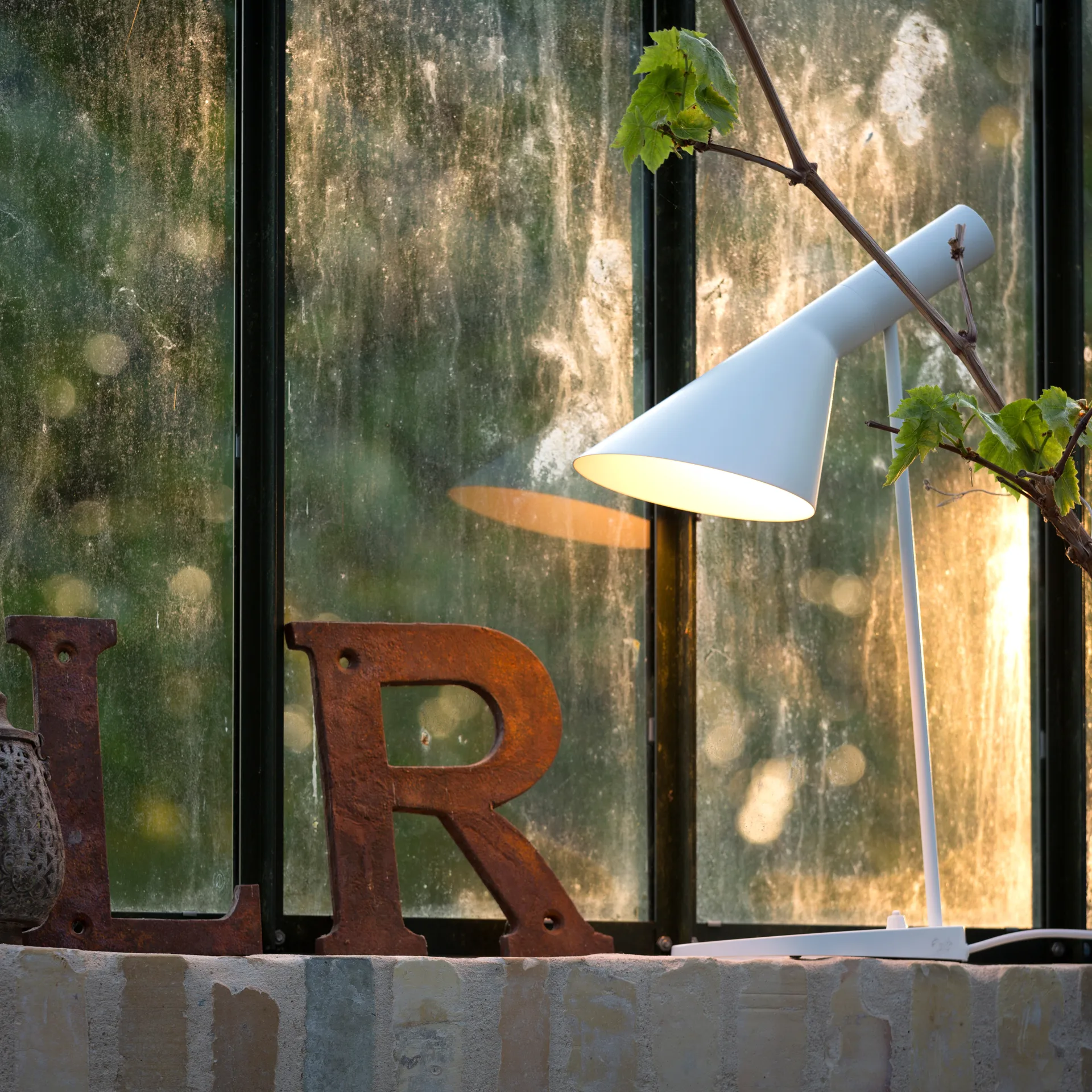 Lampa stołowa AJ, Biały Louis Poulsen