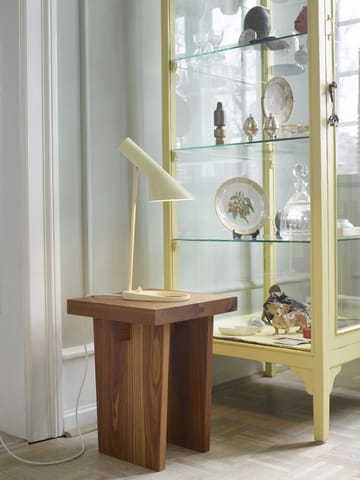 Lampa stołowa AJ MINI - Soft lemon - Louis Poulsen