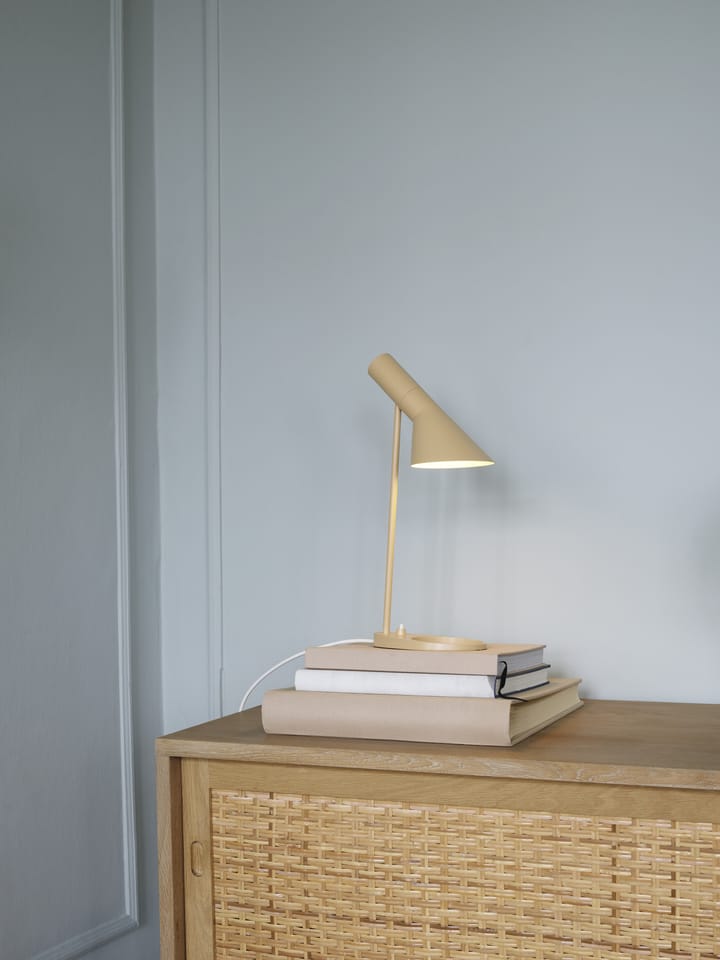 Lampa stołowa AJ MINI, Warm sand Louis Poulsen