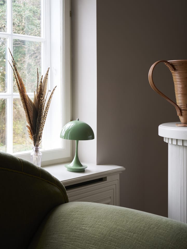 Lampa stołowa Panthella 160 portable, Green Louis Poulsen