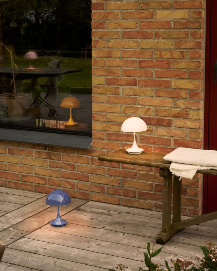 Lampa stołowa Panthella 160 Portable v3, Opal white Louis Poulsen