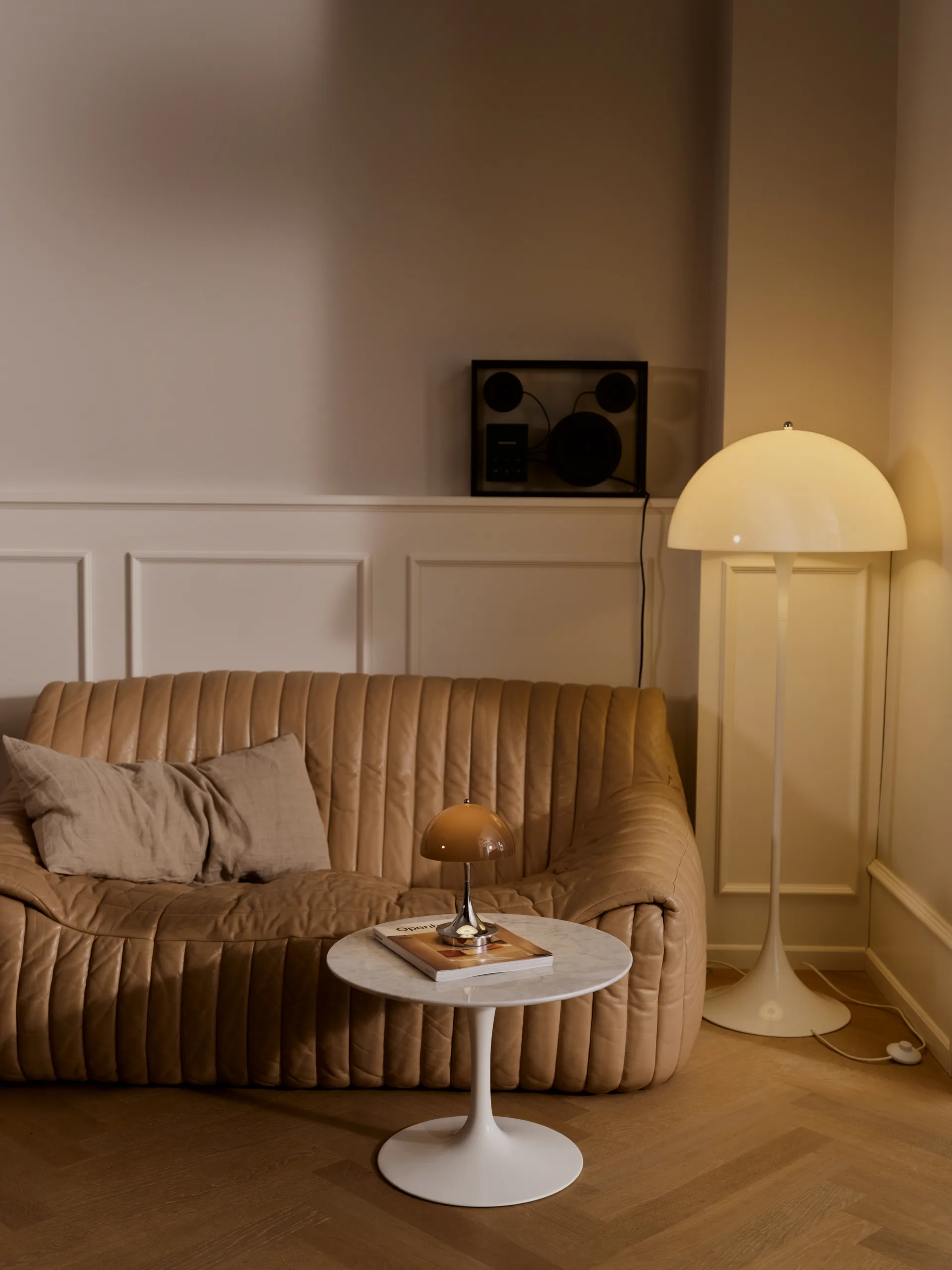 Lampa stołowa Panthella 160 Portable v3, Original Opal Brown Louis Poulsen