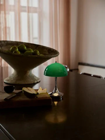 Lampa stołowa Panthella 160 Portable v3 - Original Opal Green - Louis Poulsen